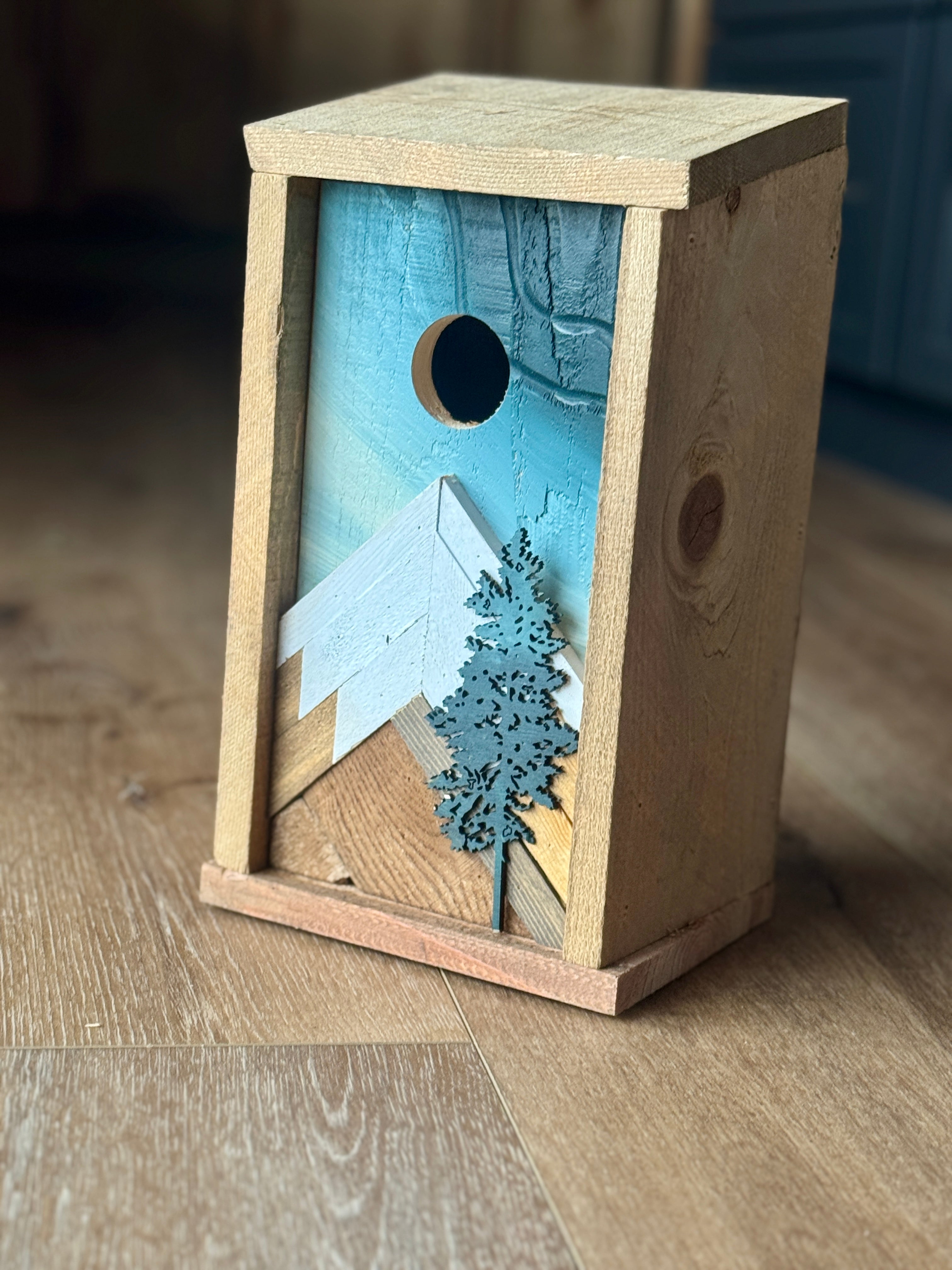 Birdhouse 11