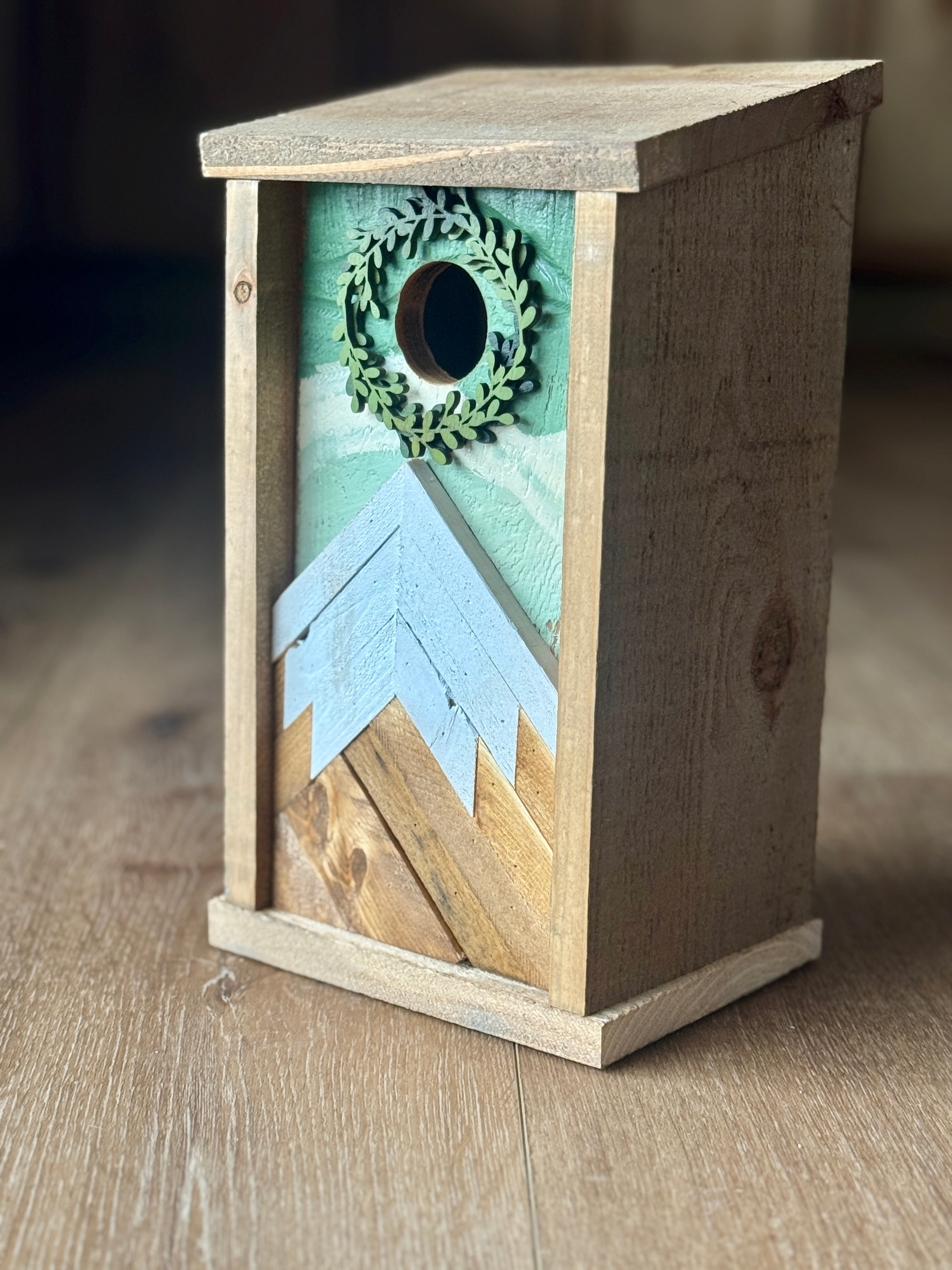 Birdhouse 24
