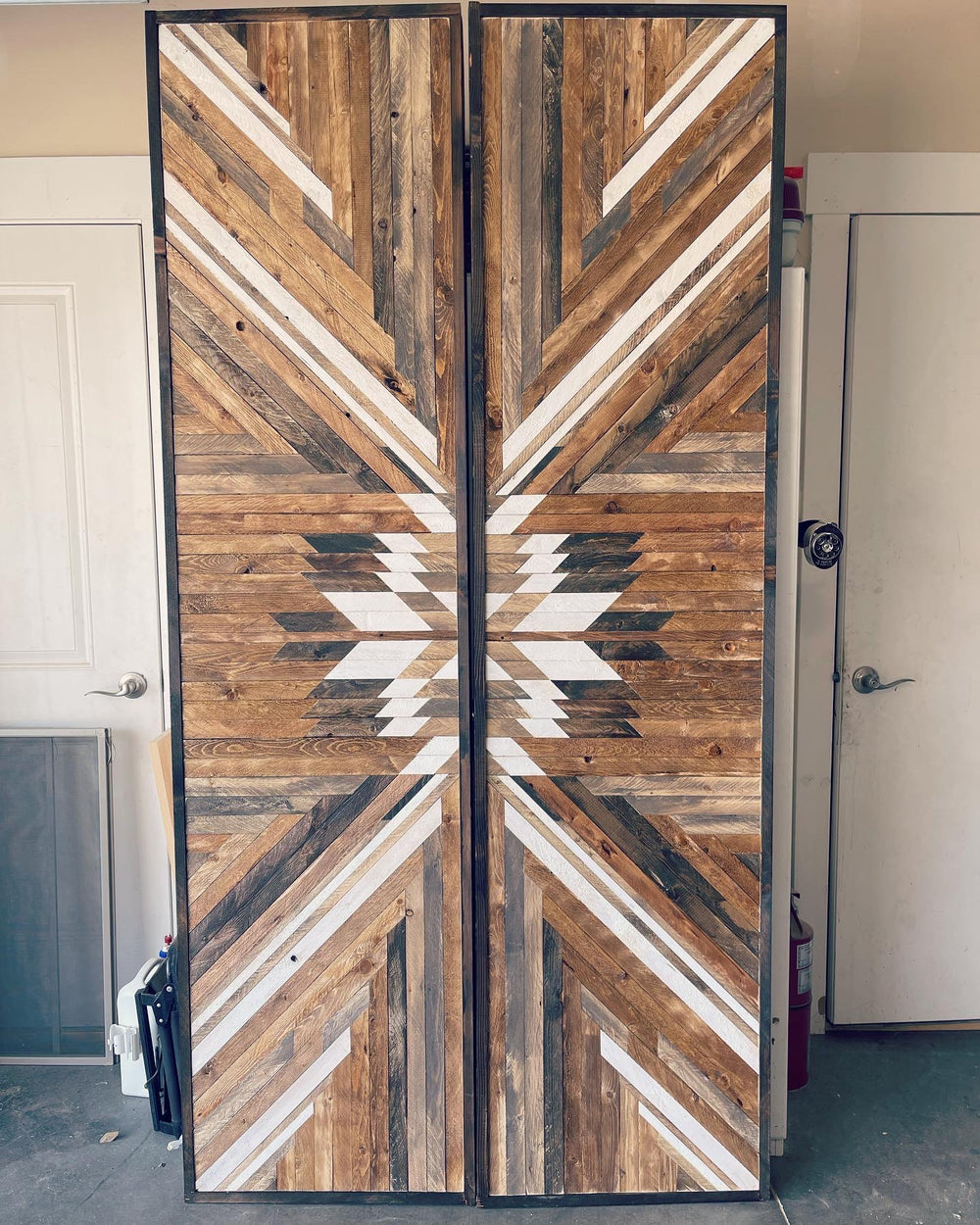 CUSTOM INTERIOR BARN DOOR OR HEADBOARD DEPOSIT